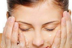 5 Face Washes For Oily Skin