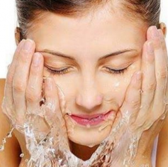 5 Face Washes For Oily Skin