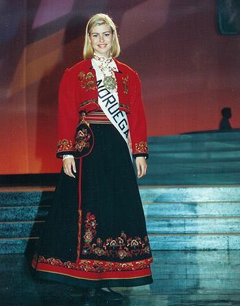 70aa2 f8b08 1993nationalcostume - OPINION: Miss Universe should stop encouraging ridiculously sized national costumes