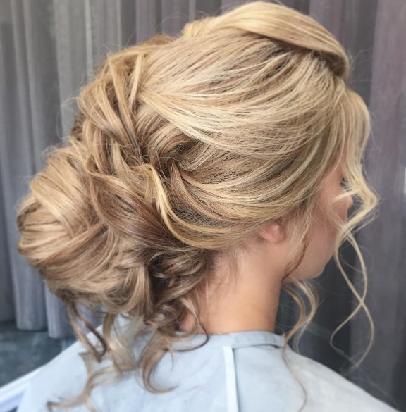 Prettiest Fall Updos To Try This Season